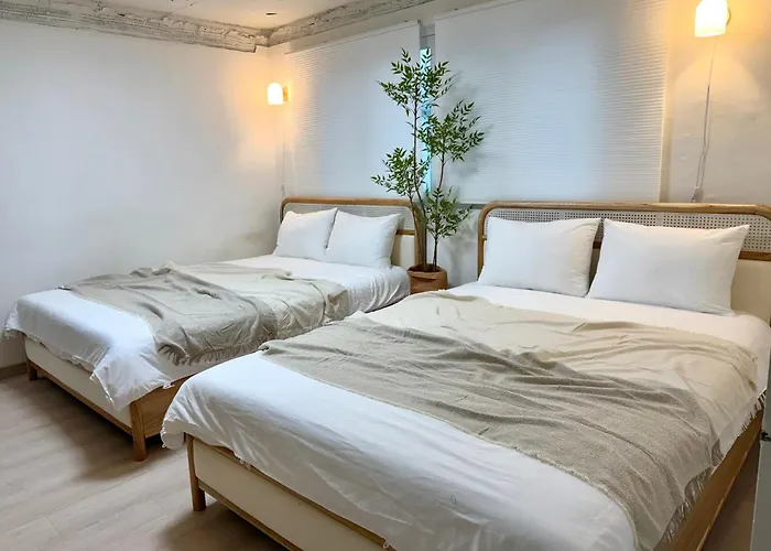 Cozy Hapjeong Hongdae, Parking Available, Negotiable Seul