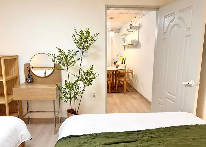 Cozy Hapjeong Hongdae, Parking Available, Negotiable