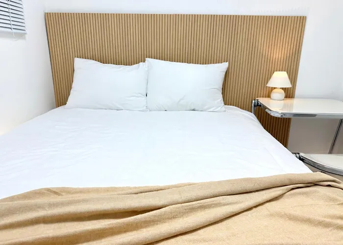 Cozy Hapjeong Hongdae, Parking Available, Negotiable *