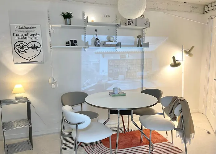 Cozy Hapjeong Hongdae, Parking Available, Negotiable *