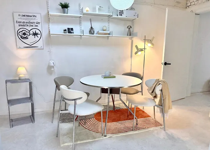 Cozy Hapjeong Hongdae, Parking Available, Negotiable *