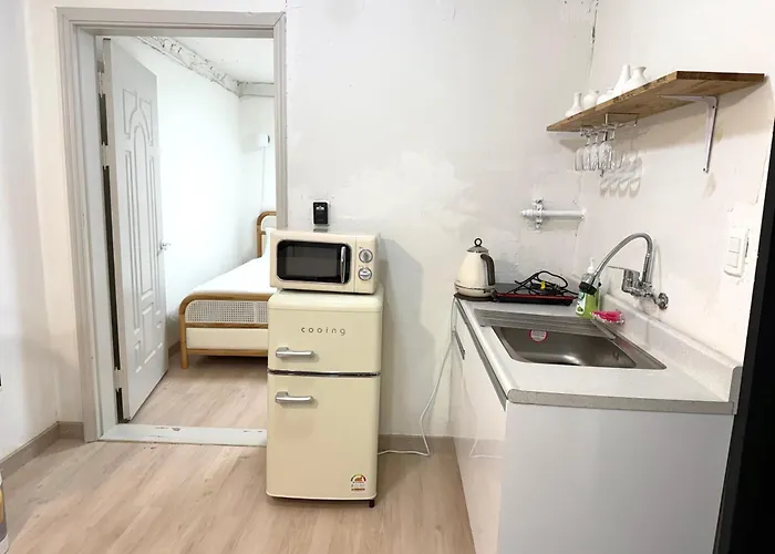 Cozy Hapjeong Hongdae, Parking Available, Negotiable Seoul