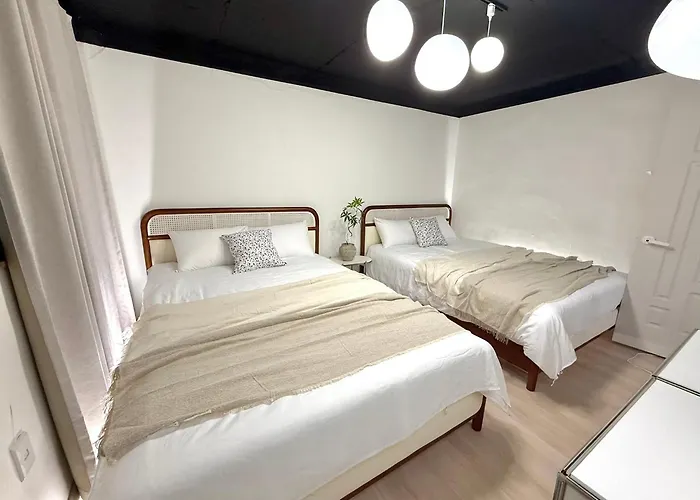 Cozy Hapjeong Hongdae, Parking Available, Negotiable Seul