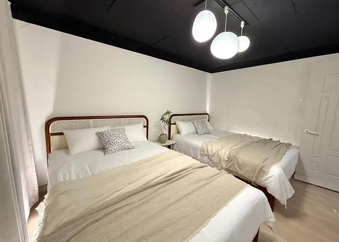 Cozy Hapjeong Hongdae, Parking Available, Negotiable Seul