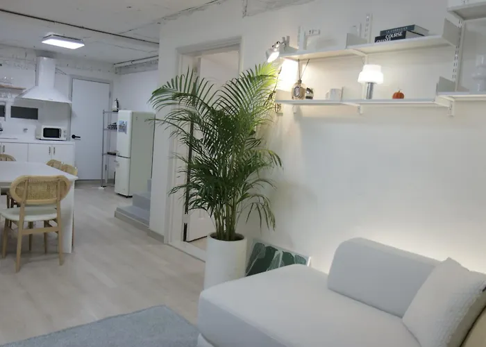 Cozy Hapjeong Hongdae, Parking Available, Negotiable *