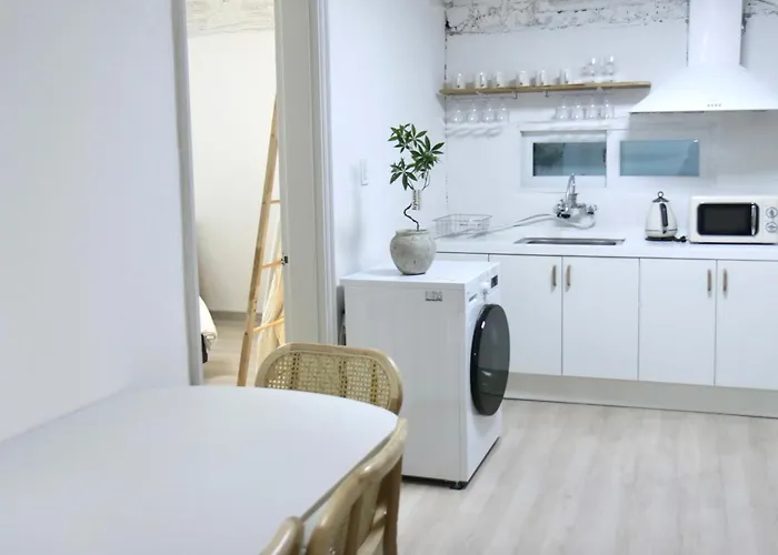 Cozy Hapjeong Hongdae, Parking Available, Negotiable Appartement