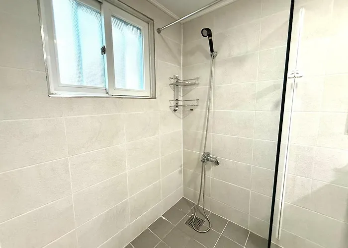 Cozy Hapjeong Hongdae, Parking Available, Negotiable Seul