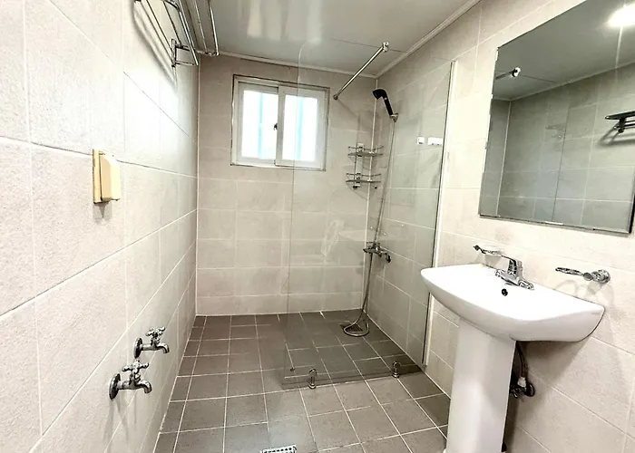 Cozy Hapjeong Hongdae, Parking Available, Negotiable Seul
