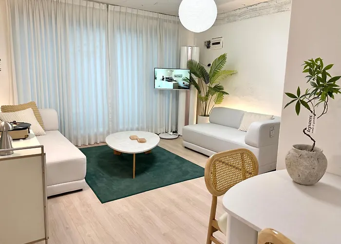 Cozy Hapjeong Hongdae, Parking Available, Negotiable *